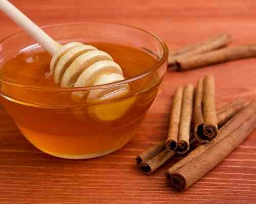 HOW TO USE HONEY AND CINNAMON FOR BLACKHEADS