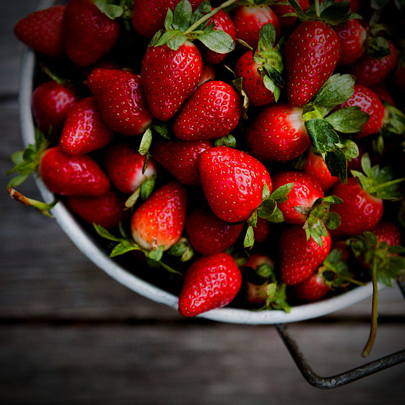 calories in strawberries
