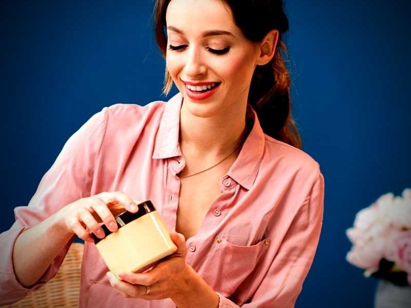 What is Crepe Paper Skin? Its Causes and Treatment Help Women